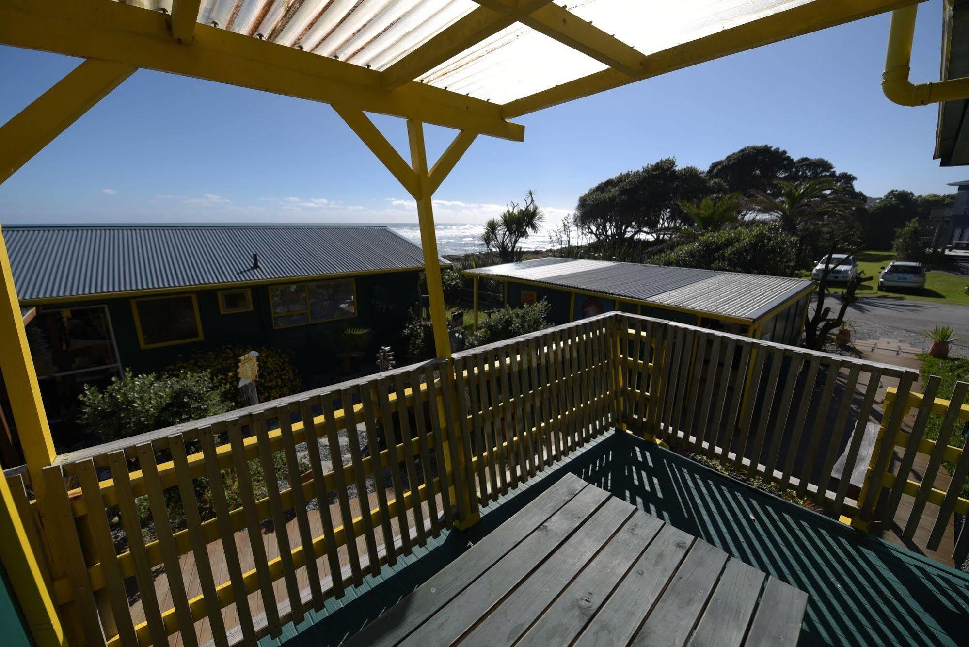 Punakaiki Beach Hostel Exteriör bild