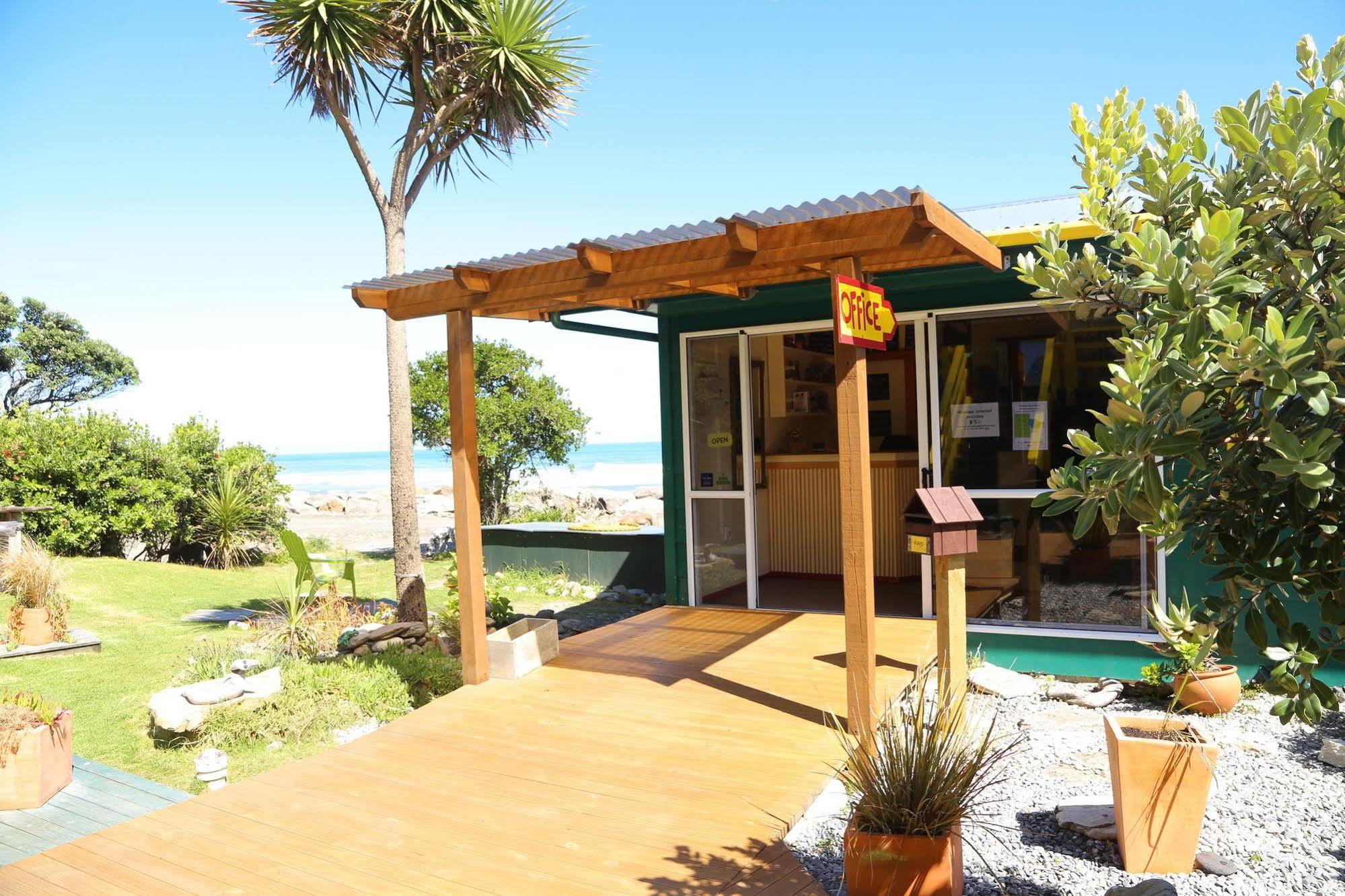 Punakaiki Beach Hostel Exteriör bild